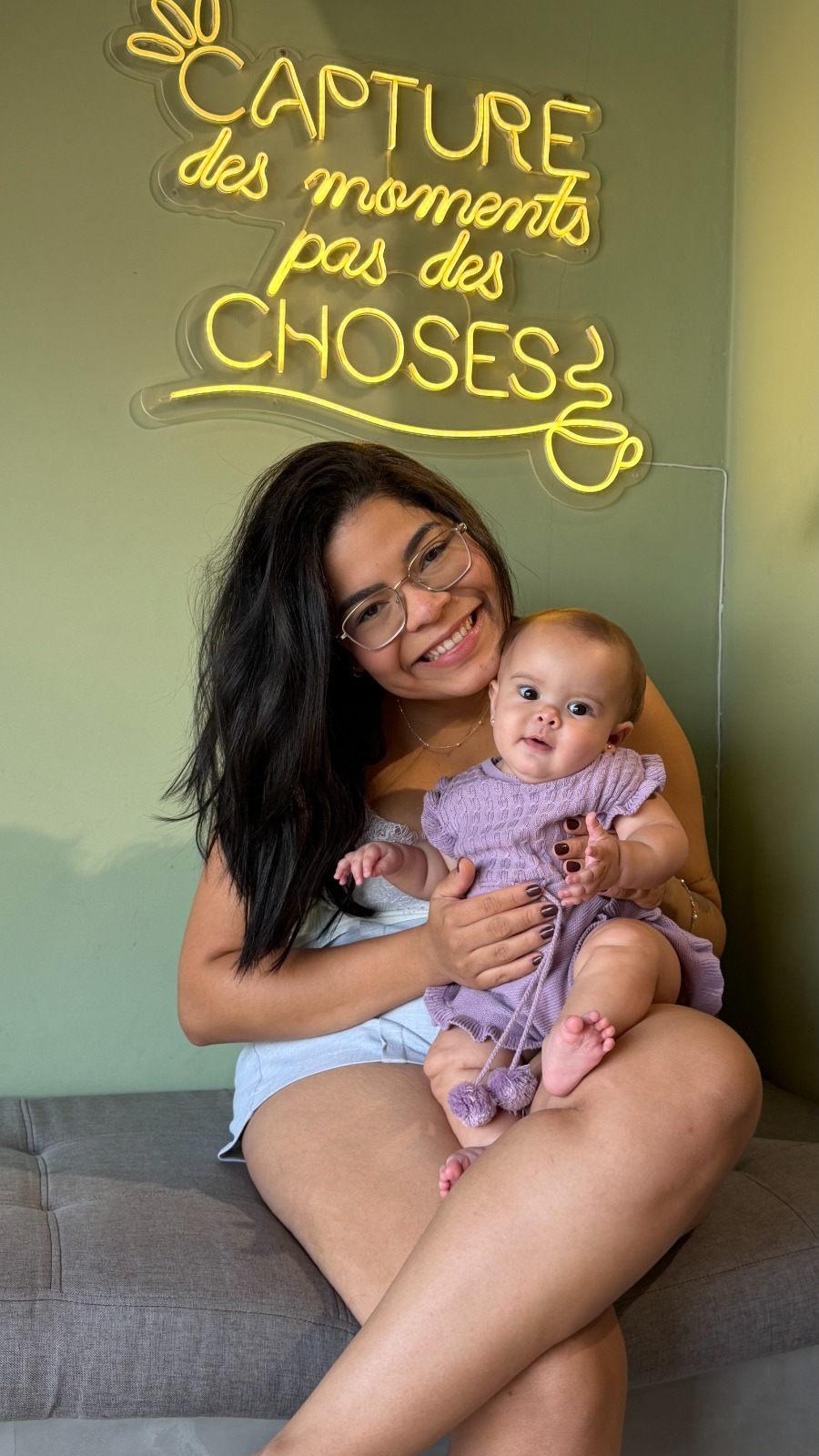 Yasmym Nunes, a MYMA, com seu bebê